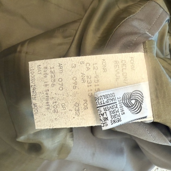 Hugo Boss 44L olive green blazer in EUC wool and classic - Picture 15 of 16